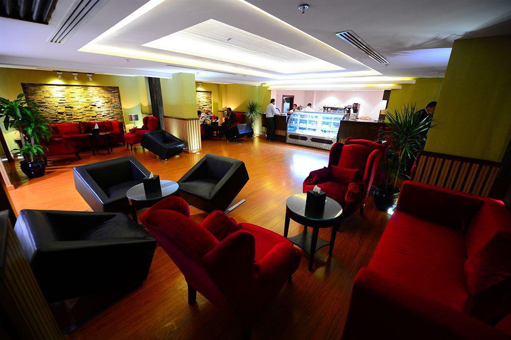 Obaer Hotel Riaad Buitenkant foto