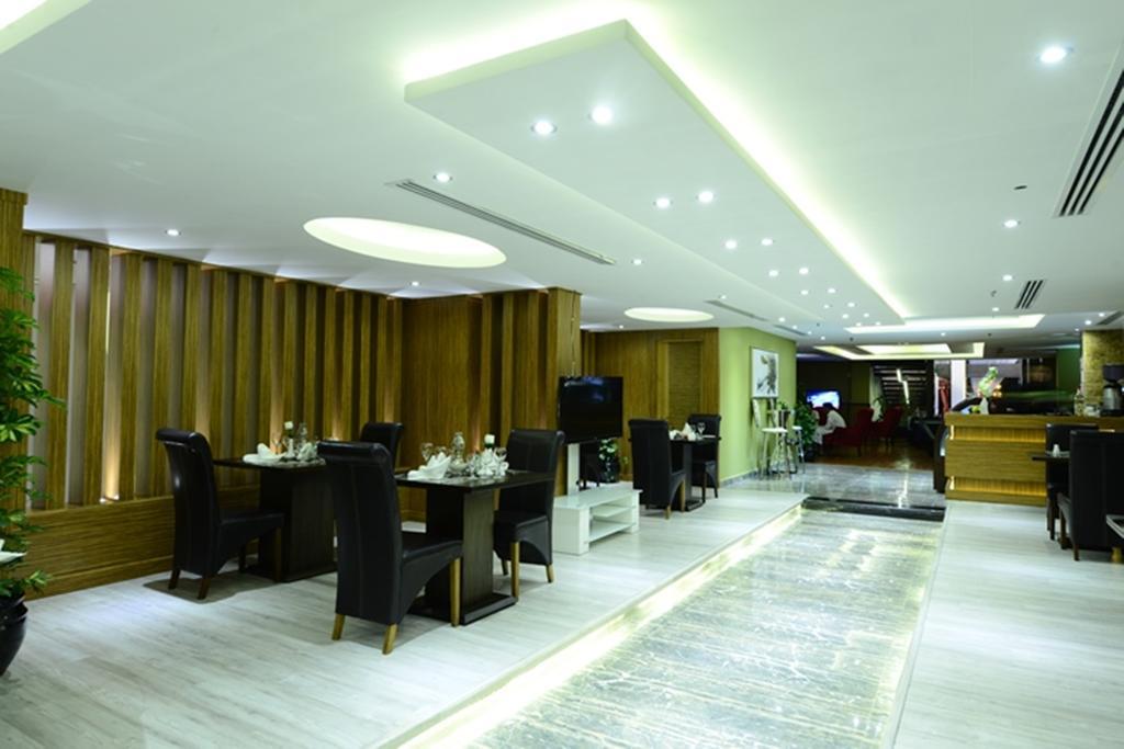 Obaer Hotel Riaad Buitenkant foto