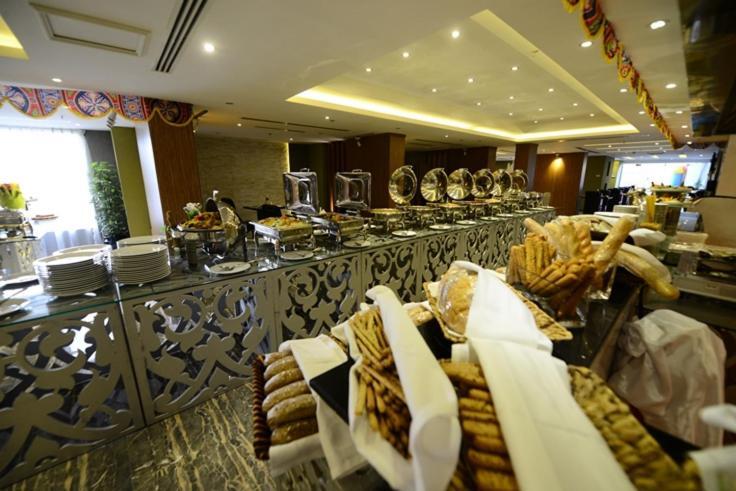 Obaer Hotel Riaad Buitenkant foto